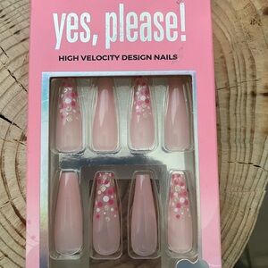 Press on nails